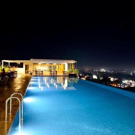 Student Park Hotel Yogyakarta Eksteriør billede