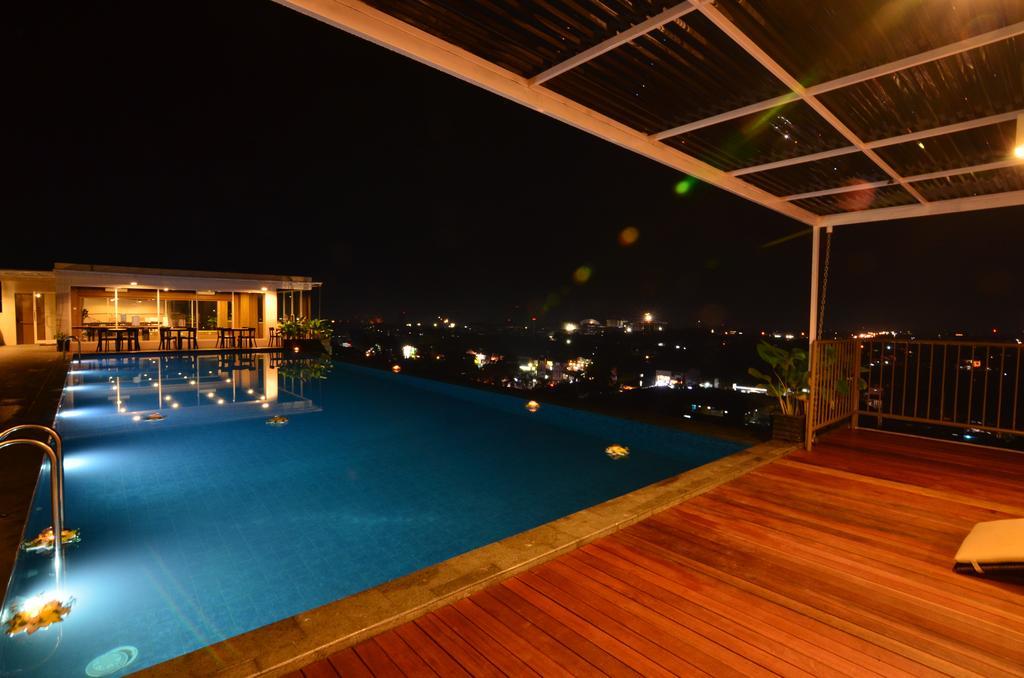 Student Park Hotel Yogyakarta Eksteriør billede