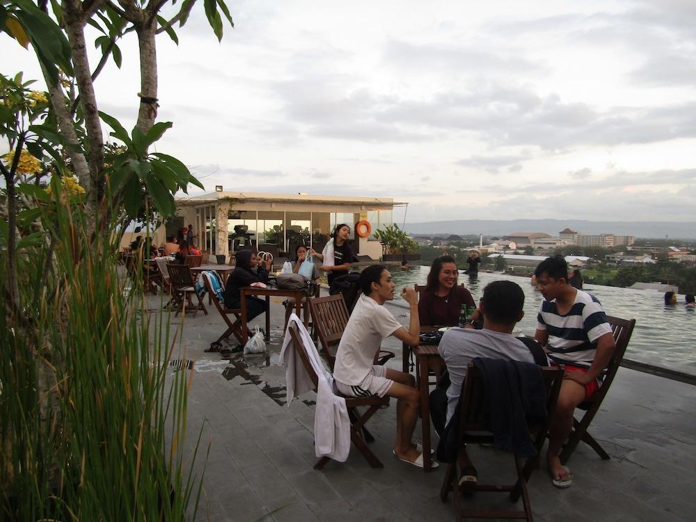 Student Park Hotel Yogyakarta Eksteriør billede