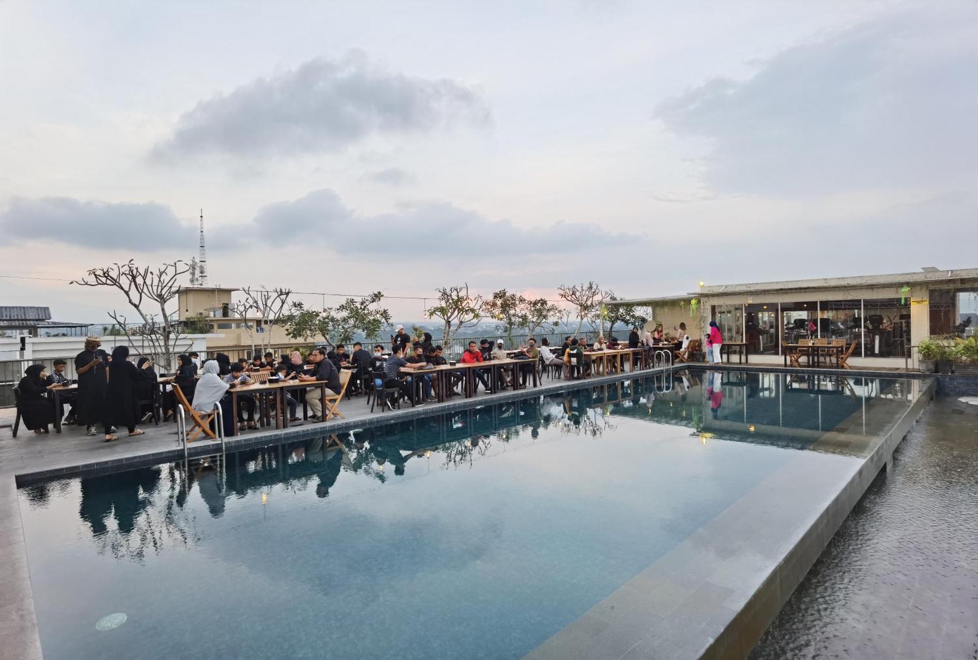 Student Park Hotel Yogyakarta Eksteriør billede
