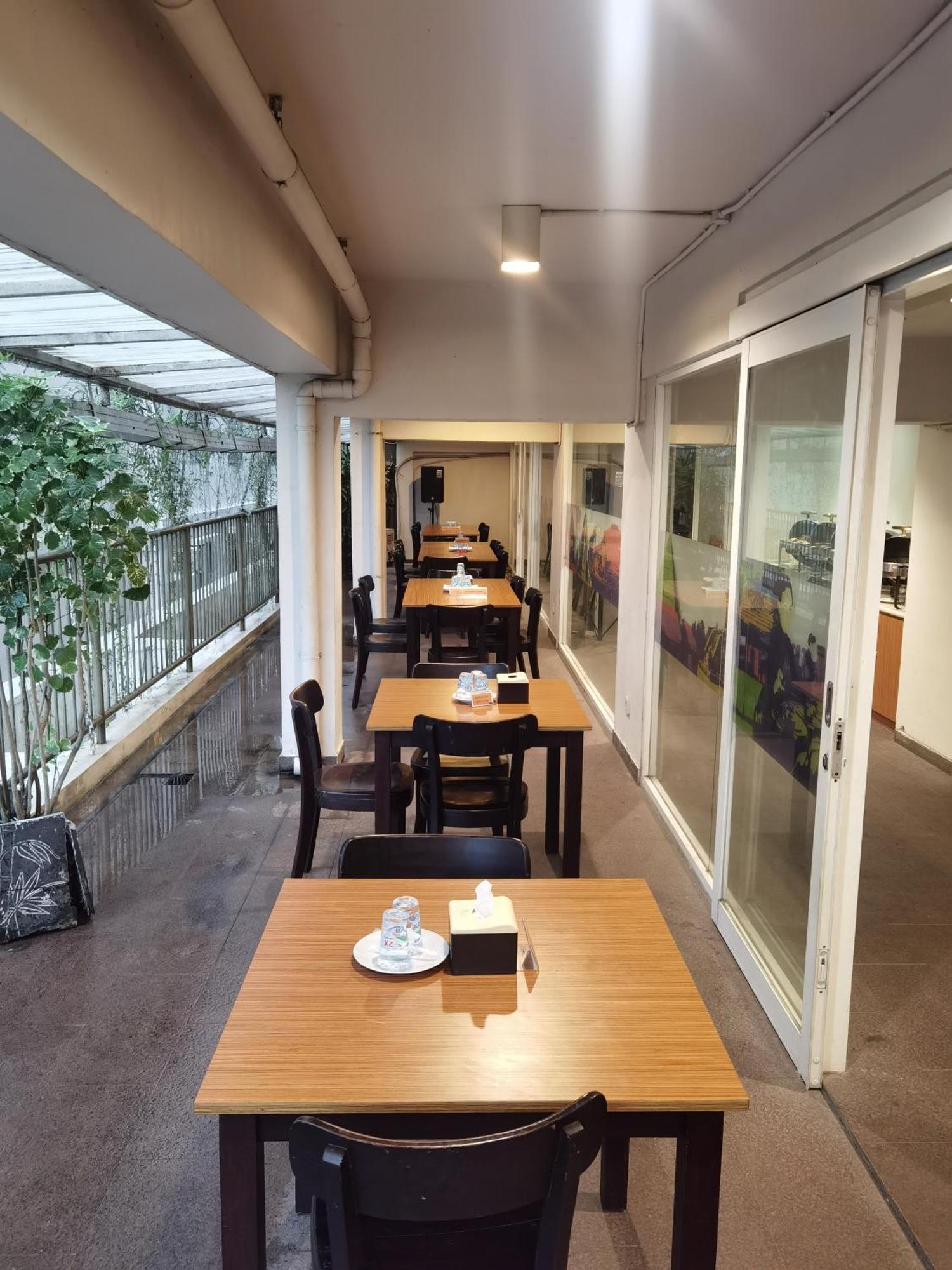 Student Park Hotel Yogyakarta Eksteriør billede
