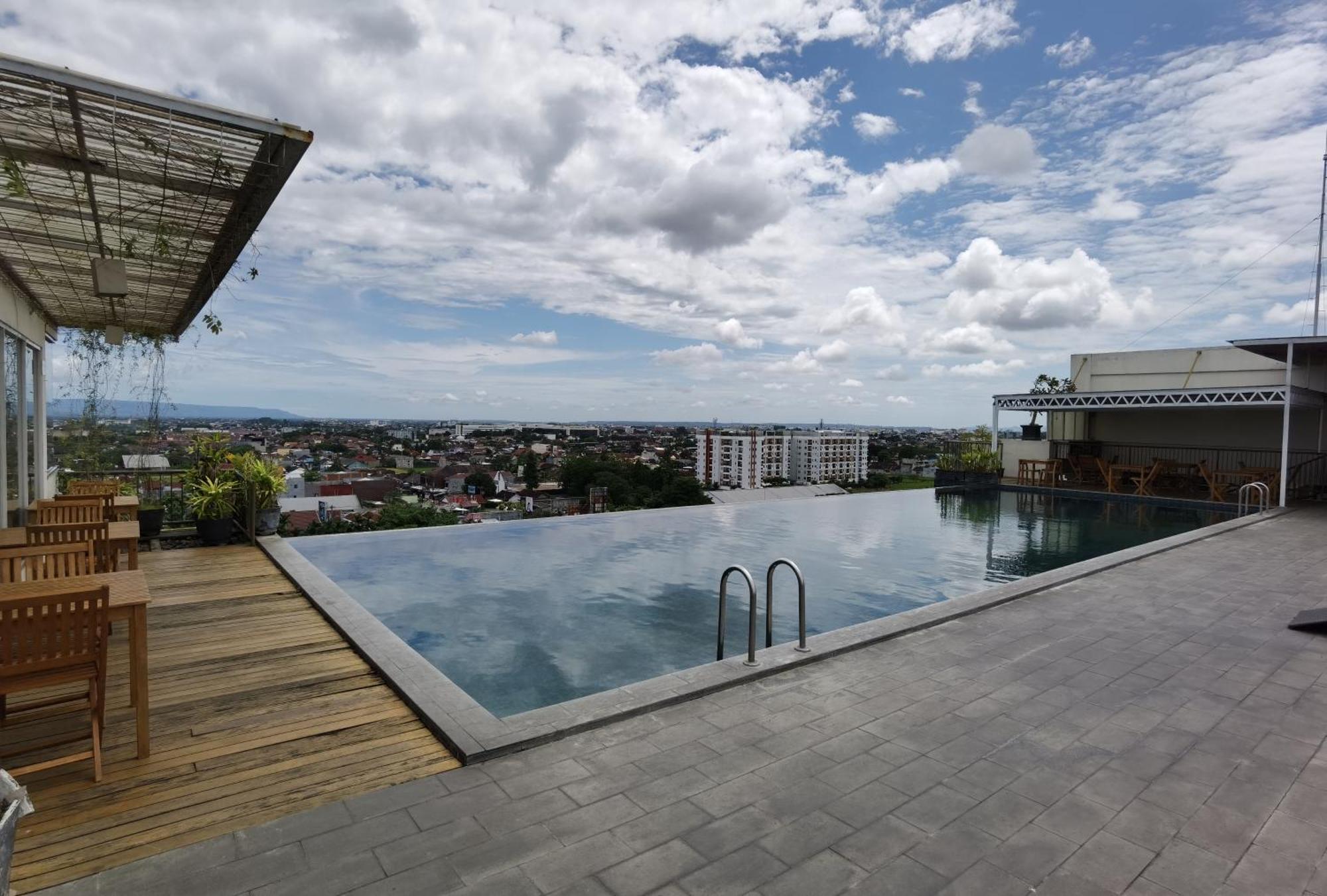Student Park Hotel Yogyakarta Eksteriør billede
