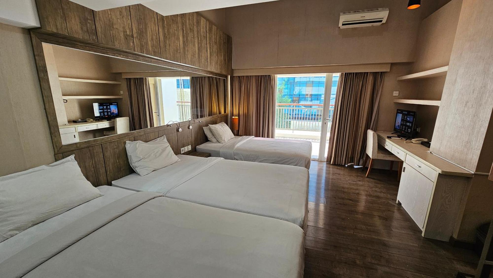 Student Park Hotel Yogyakarta Eksteriør billede