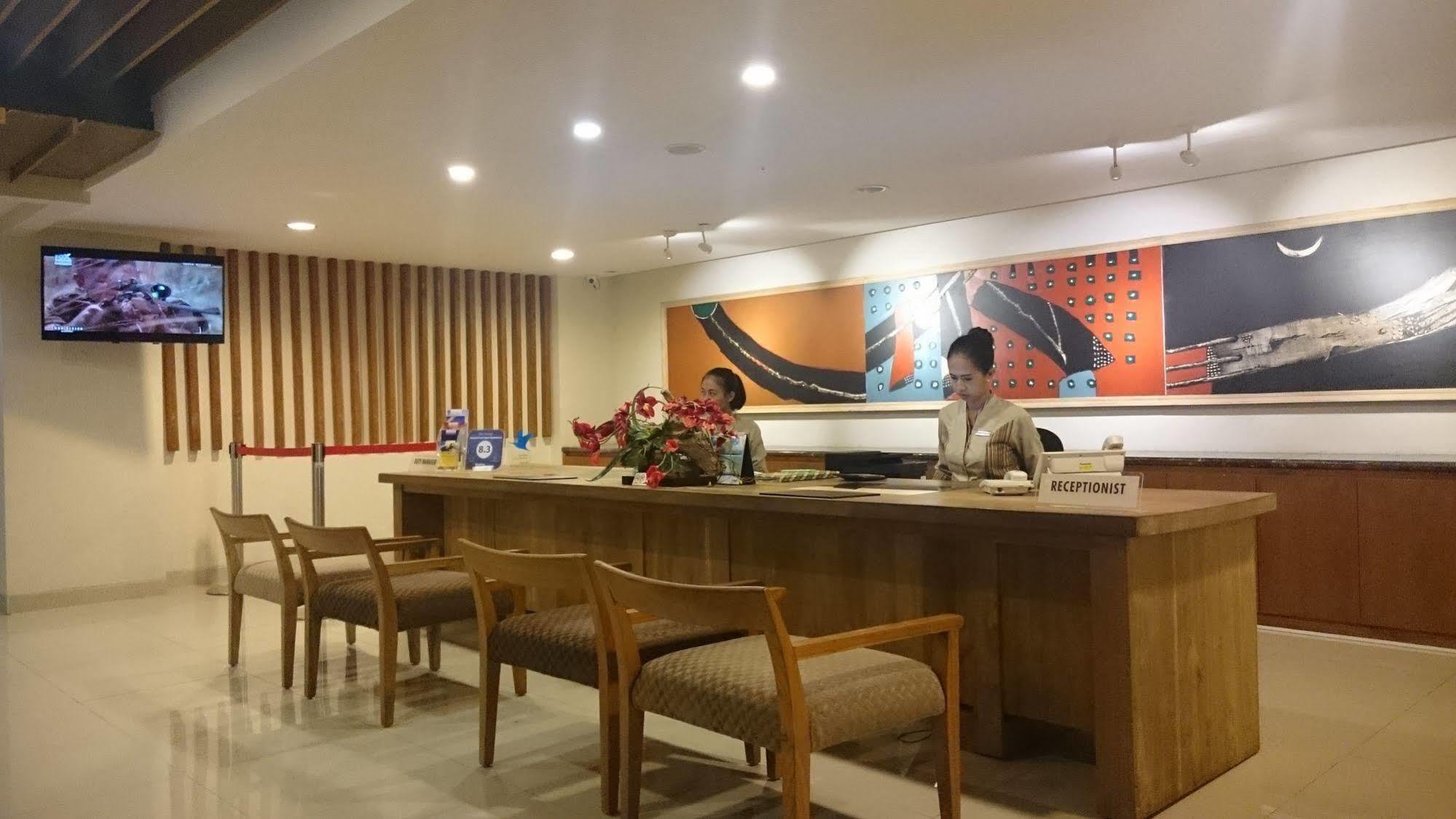 Student Park Hotel Yogyakarta Eksteriør billede