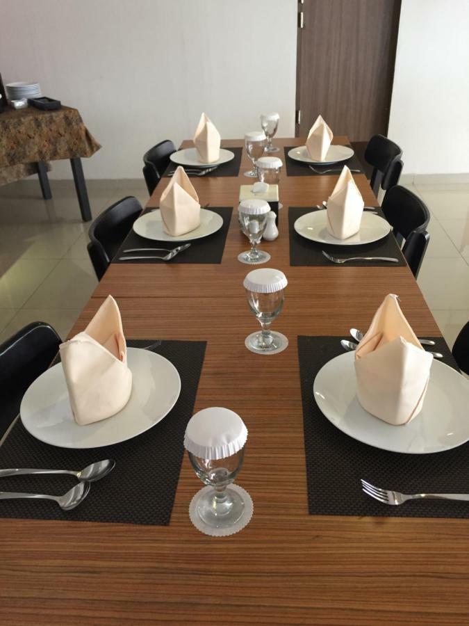 Student Park Hotel Yogyakarta Eksteriør billede