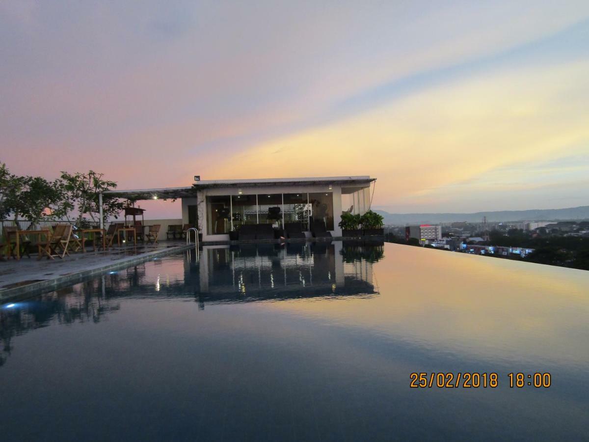 Student Park Hotel Yogyakarta Eksteriør billede