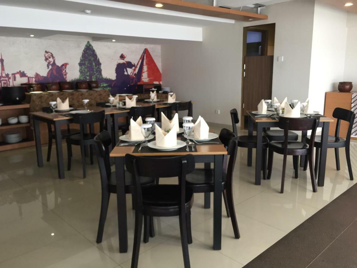 Student Park Hotel Yogyakarta Eksteriør billede